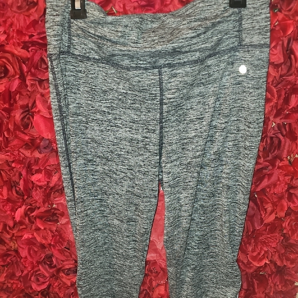 Tangerine Women's Heathered Gray Capri Active Ankle Zip Leggings  Size Xlarge